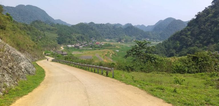 the road to Pu Luong overlooking Tien Son