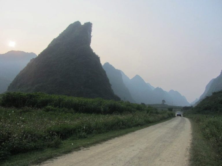 bewitching scenery - dusk approaches near Ha Lang