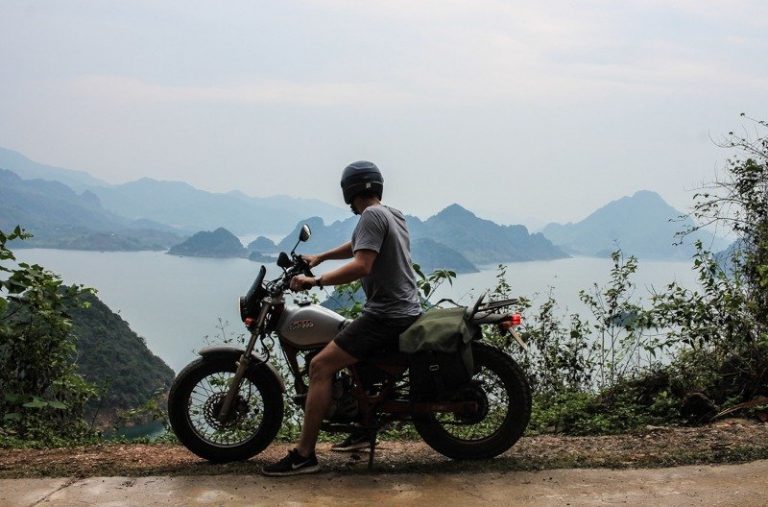 on the way to Mai Chau by motorbike
