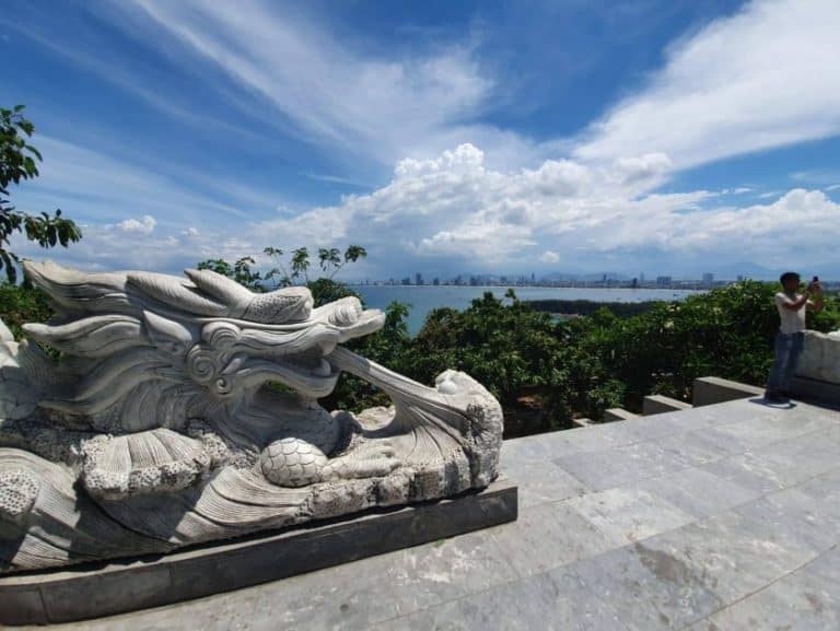 the dragon statue at Son Tra (Monkey Mountain)