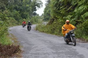 riding through Pu Luong National Park