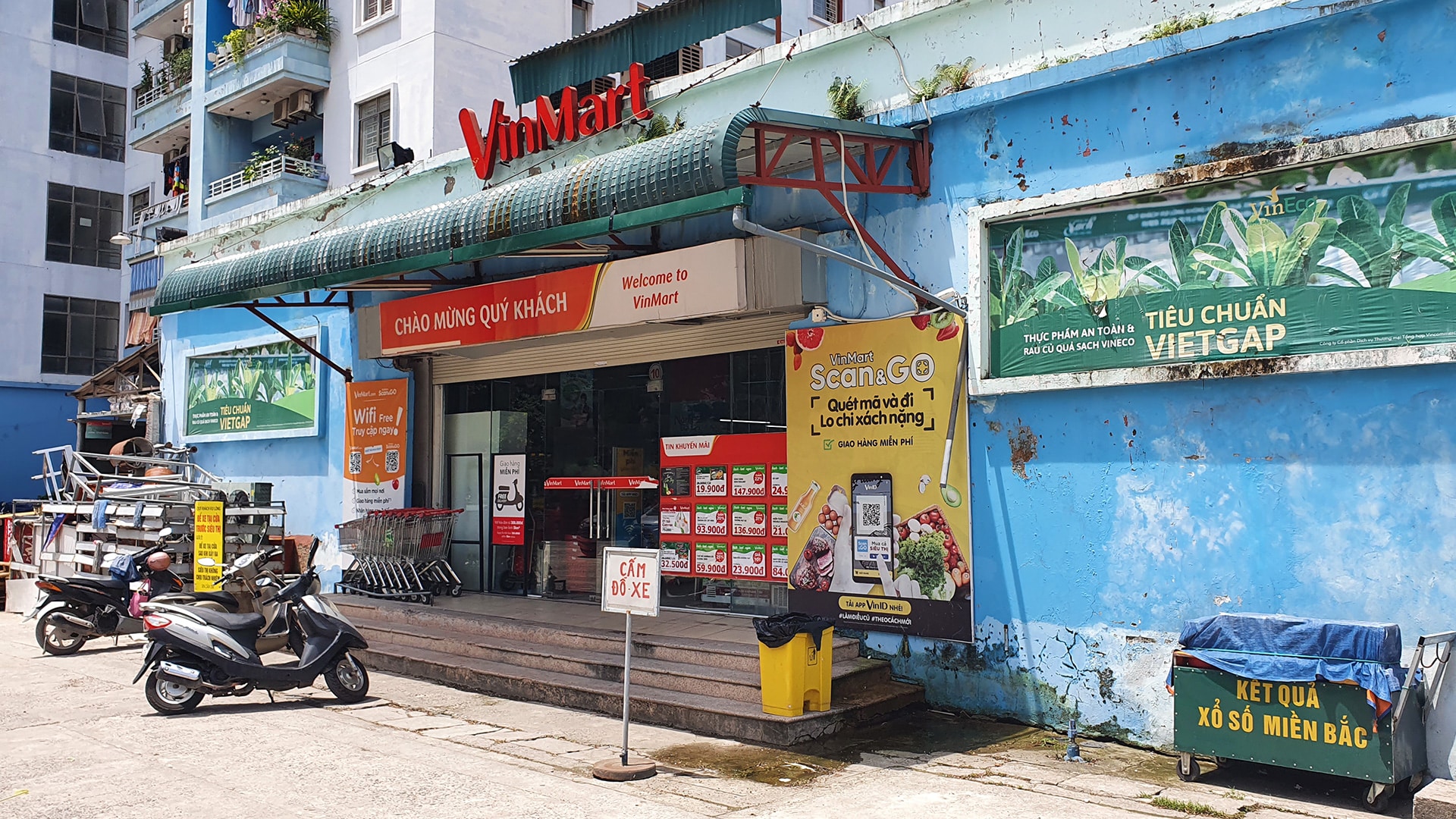 a Vinmart supermarket in south Hanoi