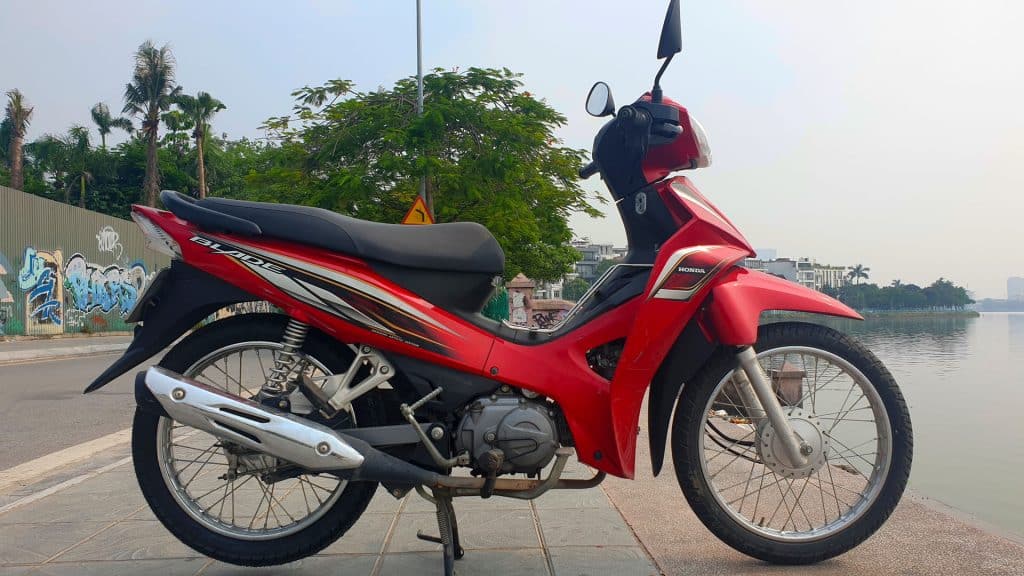 Vietnam Motorcycle Rentals: Honda Wave Blade motorbike rental