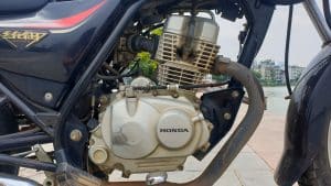 Vietnam Motorcycle Rentals: Honda Master 125 - engine
