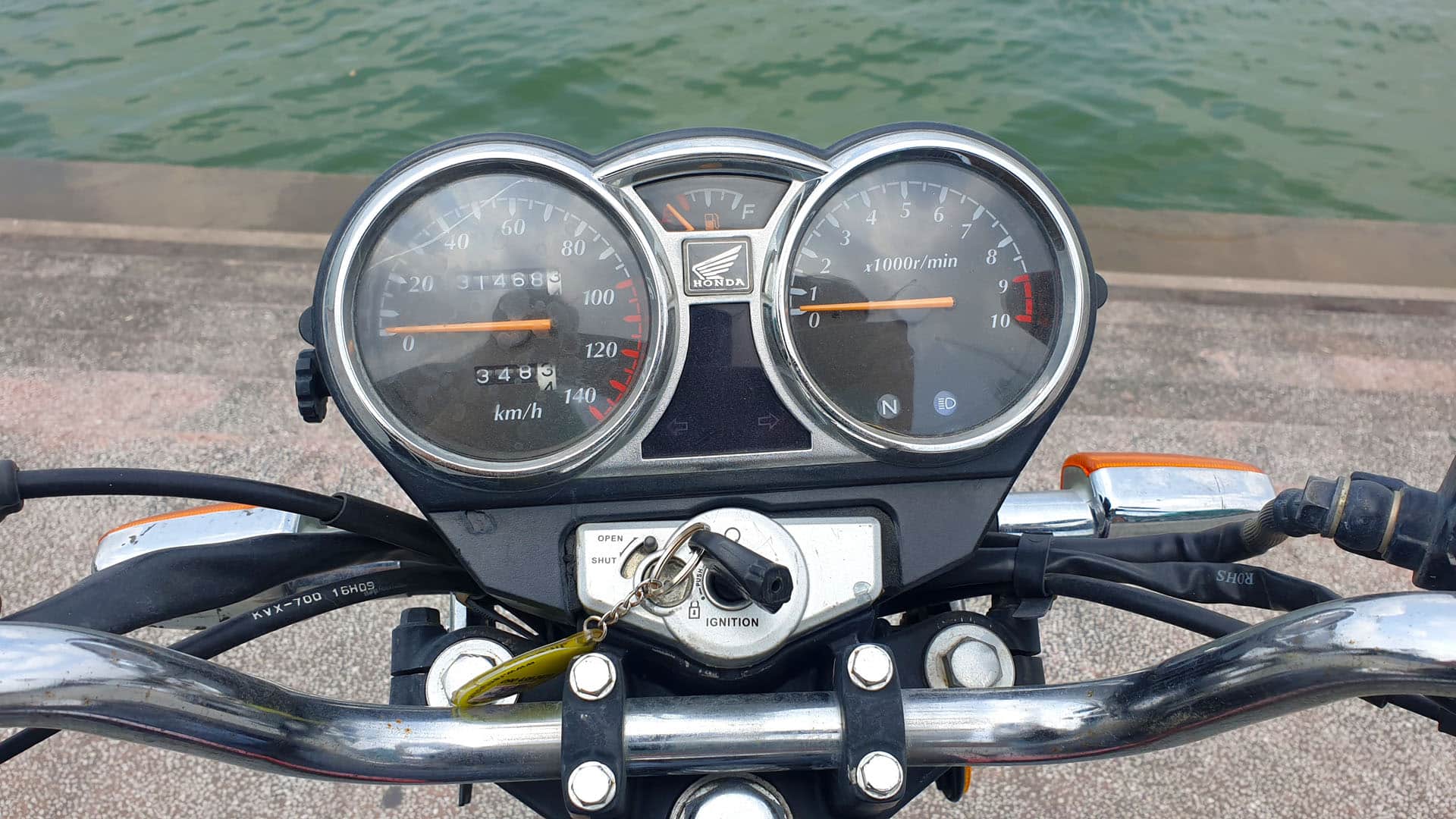 Vietnam Motorcycle Rentals: Honda Master 125 - keyhole