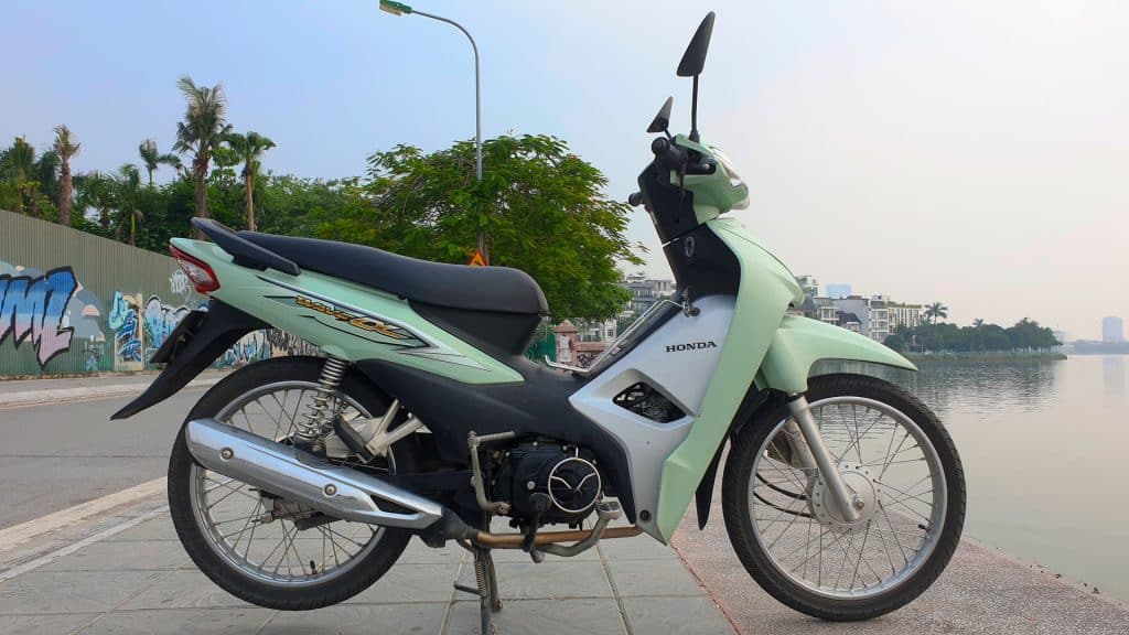 Vietnam Motorcycle Rentals: Honda Wave Alpha motorbike rental