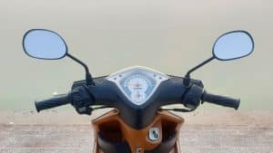 Vietnam Motorcycle Rentals: Yamaha Ultimo - driver view