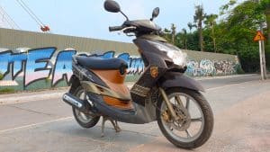 Vietnam Motorcycle Rentals: Yamaha Ultimo - front right angle