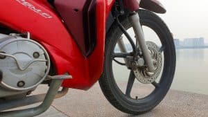Vietnam Motorcycle Rentals: Honda Future - front wheel