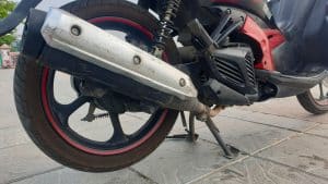 Vietnam Motorcycle Rentals: Yamaha Nouvo - exhaust