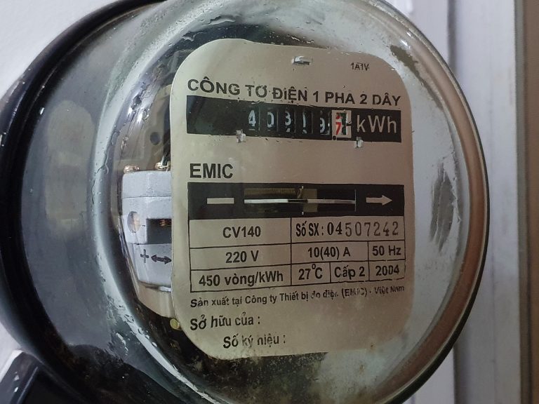 a typical electricity meter in Vietnam: learn to read these if you're looking to find an apartment in Hanoi