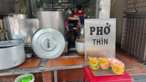 Pho thin lo duc street shop front