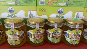 jars of mint honey for sale in meo vac ha giang