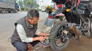 the very first flat tyre on the royal enfield himalayan it was not her fault
