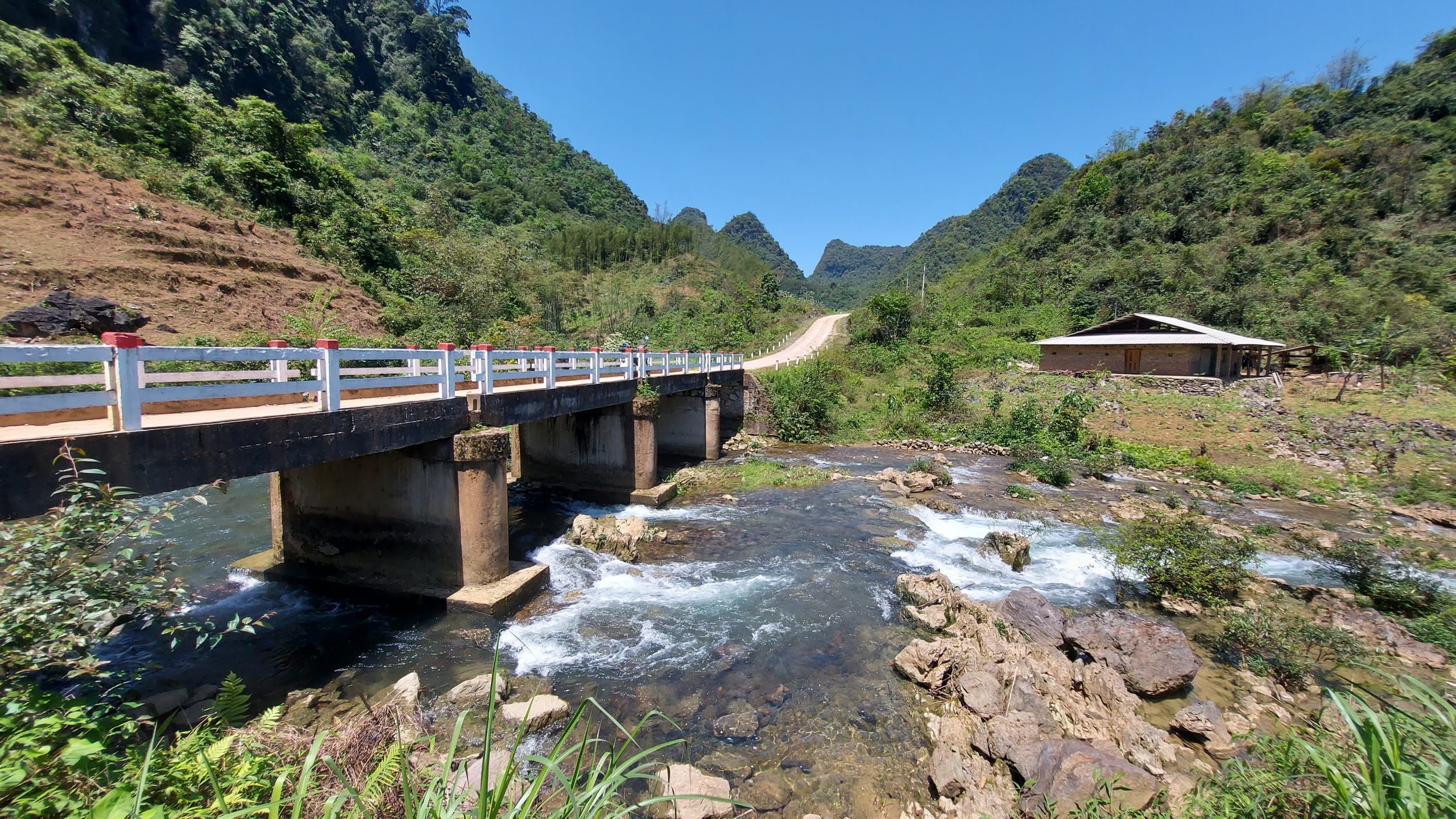a small bridge over a stream in Cao Bang