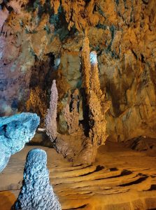 inside Nguom Ngao / tiger cave near ban gioc