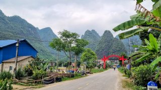 the road to trung khanh and ban gioc waterfall