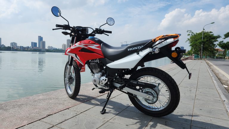 Vietnam Motorcycle Rentals: Honda XR 150 - back left angle