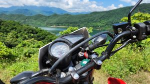 Honda XR 150 parked up in front of Hoa Binh Lake