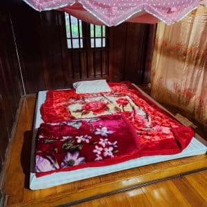a lovely comfy bed in quinh son, bac son