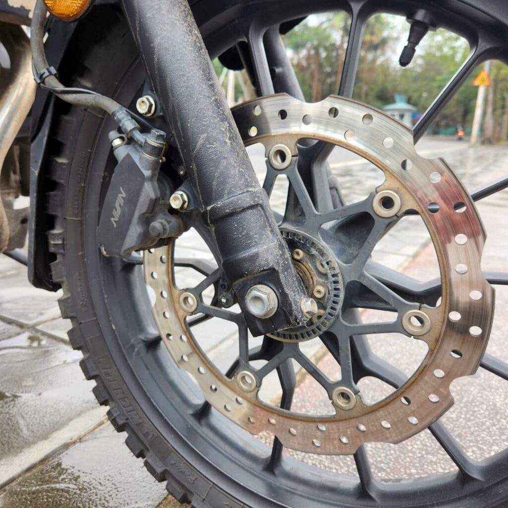 Honda CB500X Front disc and caliper