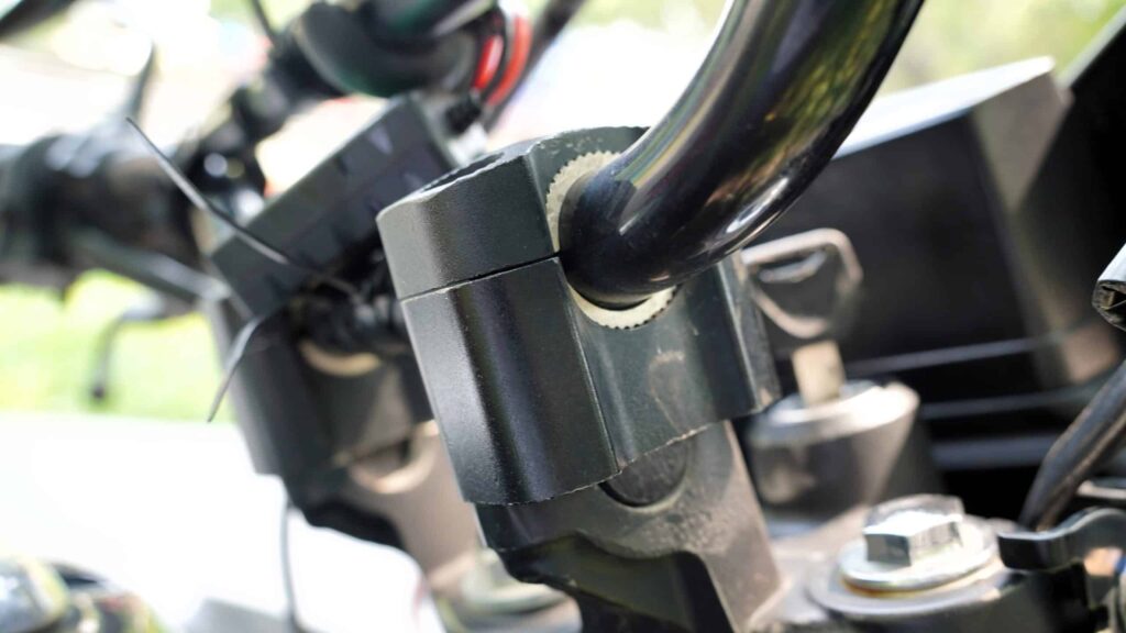 Honda XR150 handlebar risers