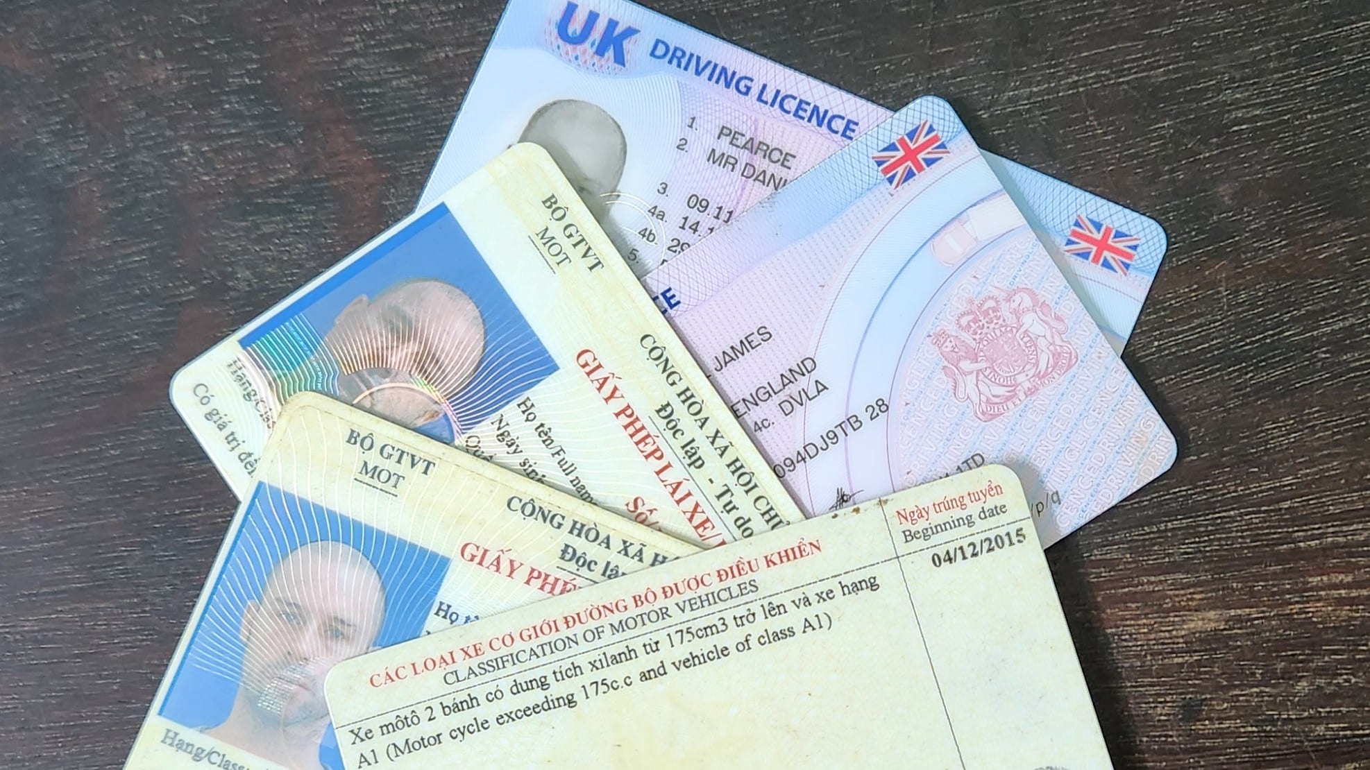 UK and VN driving licenses