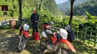 getting the XR 150 ready to get back on the road again after a picnic lunch in Dong Van, Ha Giang