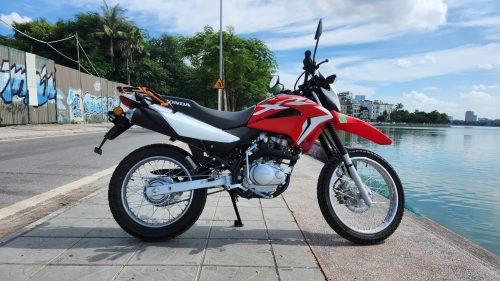 Vietnam Motorcycle Rentals: Honda XR 150 motorbike rental
