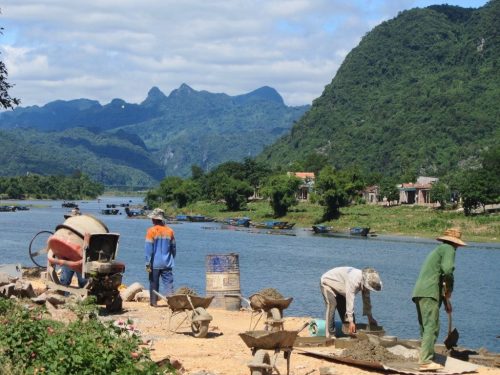 Phong Nha town (Son Trach) is in a beautiful position but is undergoing massive changes