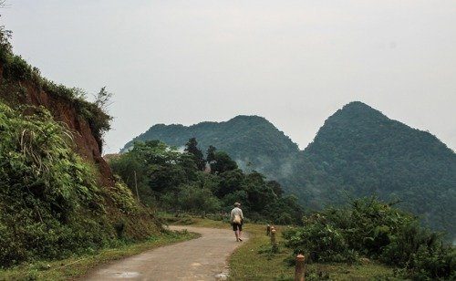 a local farmer in Pu Luong Nature Reserve