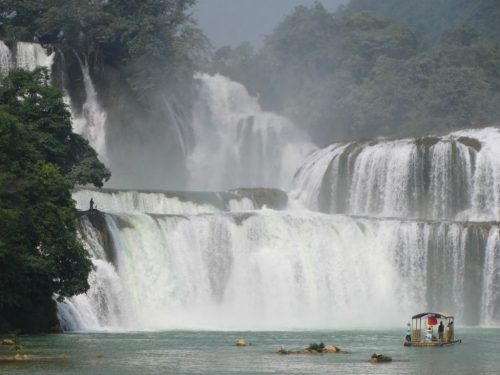 an impressive sight right on the Chinese border - Ban Gioc Waterfall