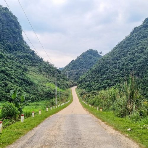 the road ahead through the limestone karst of Cao Bang province